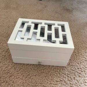Mini jewelry box